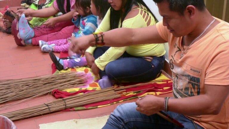 Descubre los Mercados Artesanales de Moya